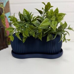 Terra Planter, Indoor Planter with Drainage Tray, Tabletop Planter, Ridged